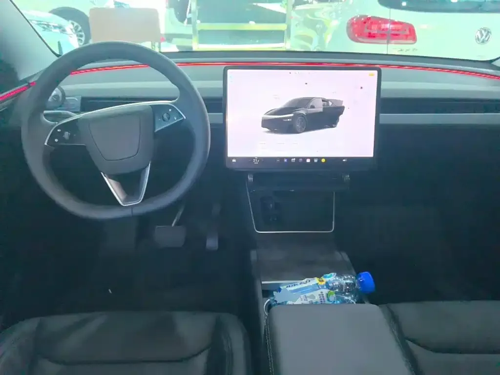 Tesla Model Y — фото 2