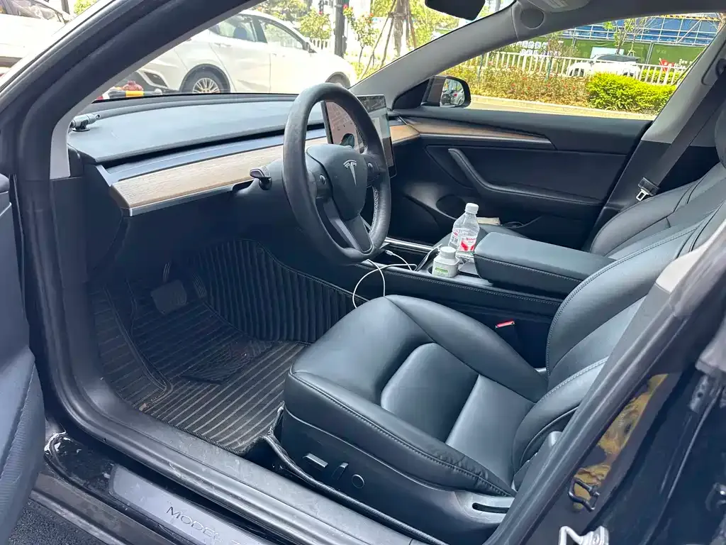 Tesla Model 3 — фото 6
