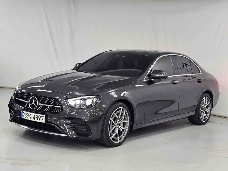 Mercedes-Benz E-Class — фото 1