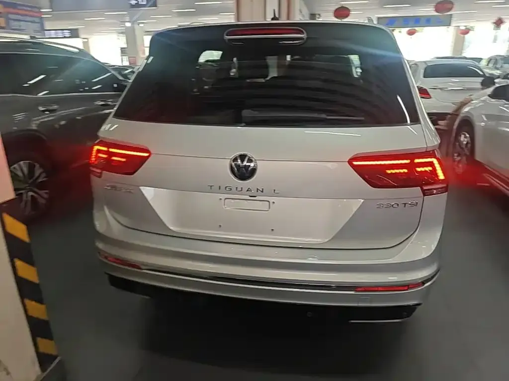Volkswagen Tiguan L — фото 4