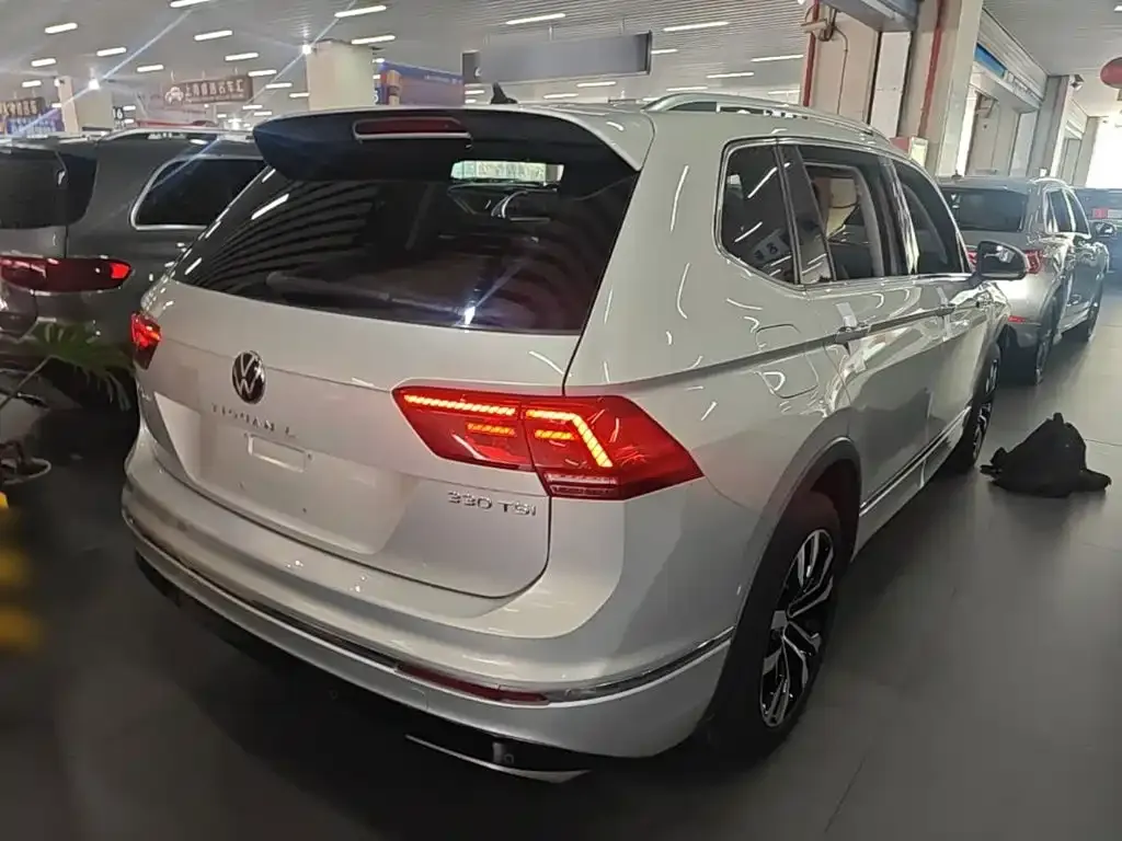Volkswagen Tiguan L — фото 3