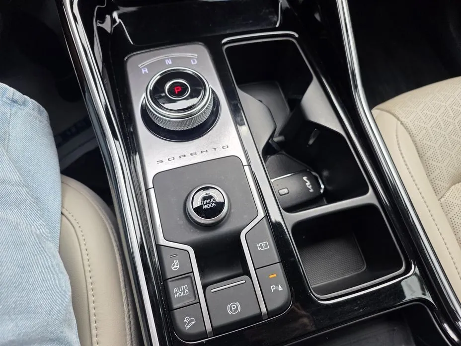 Kia Sorento — фото 7