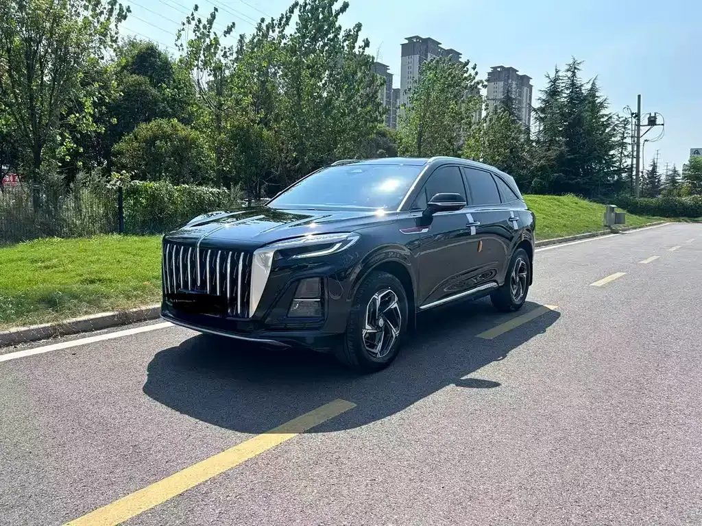 Hongqi HS3 — фото 1