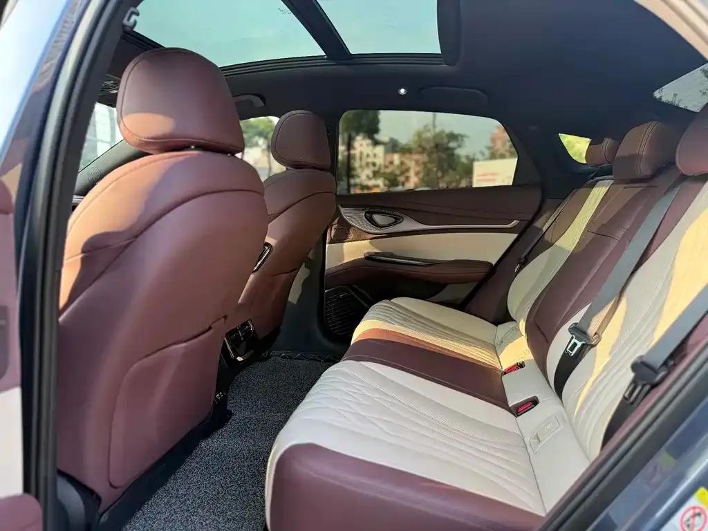 BYD Seal — фото 9
