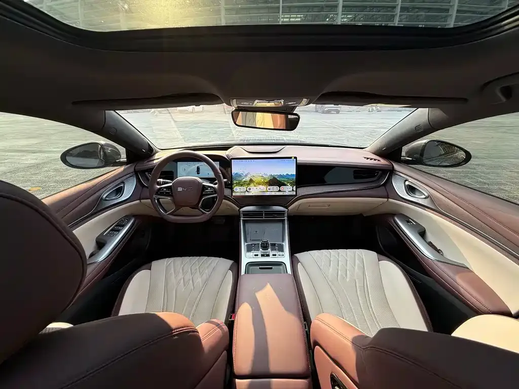BYD Seal — фото 10