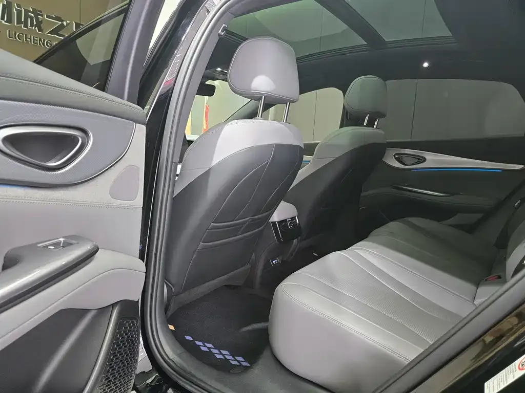 BYD Seal 07 DM-i — фото 4