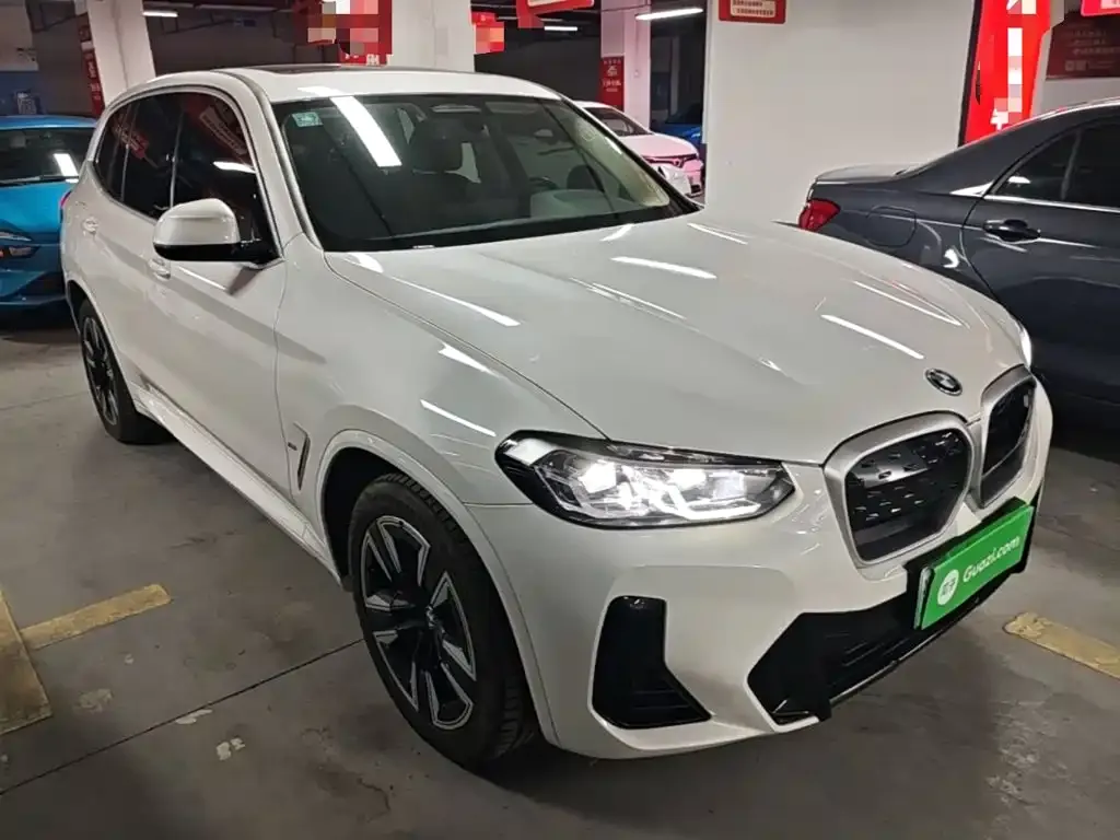 BMW iX3 — фото 10