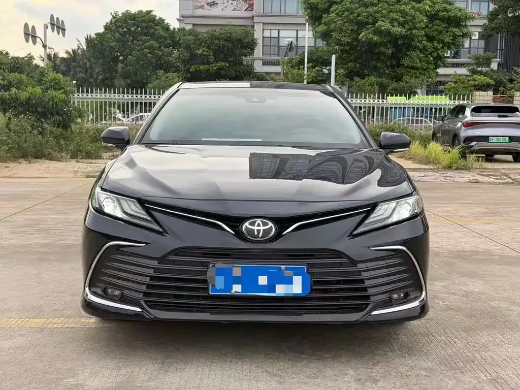 Toyota Camry — фото 6
