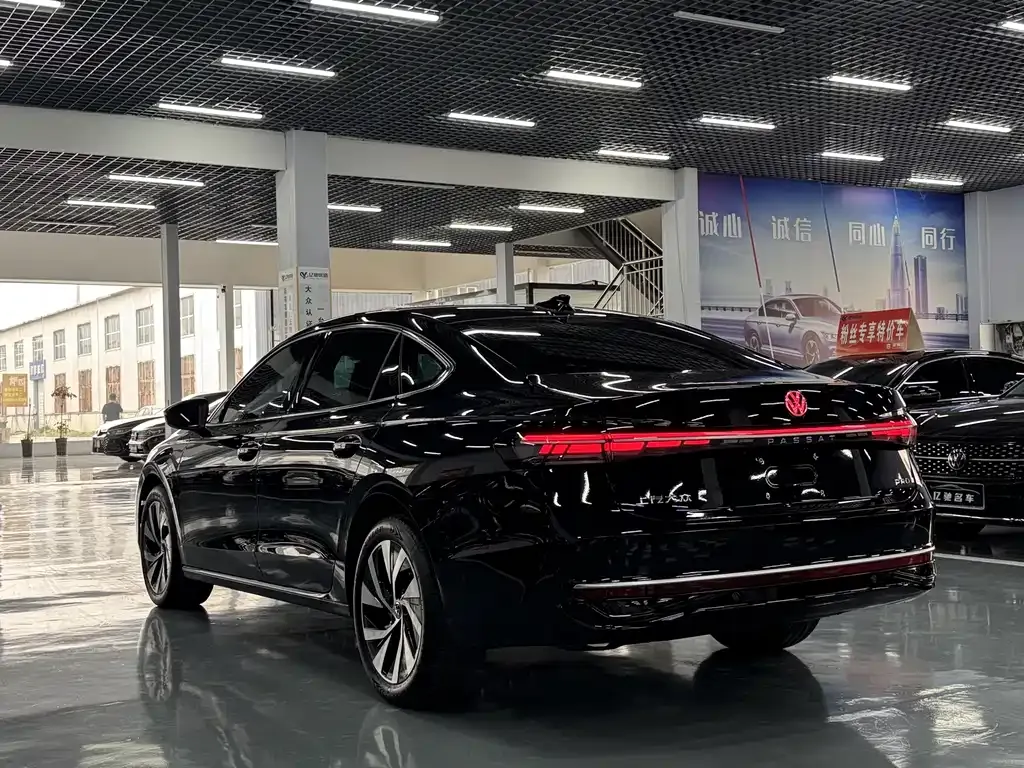 Volkswagen Passat — фото 9