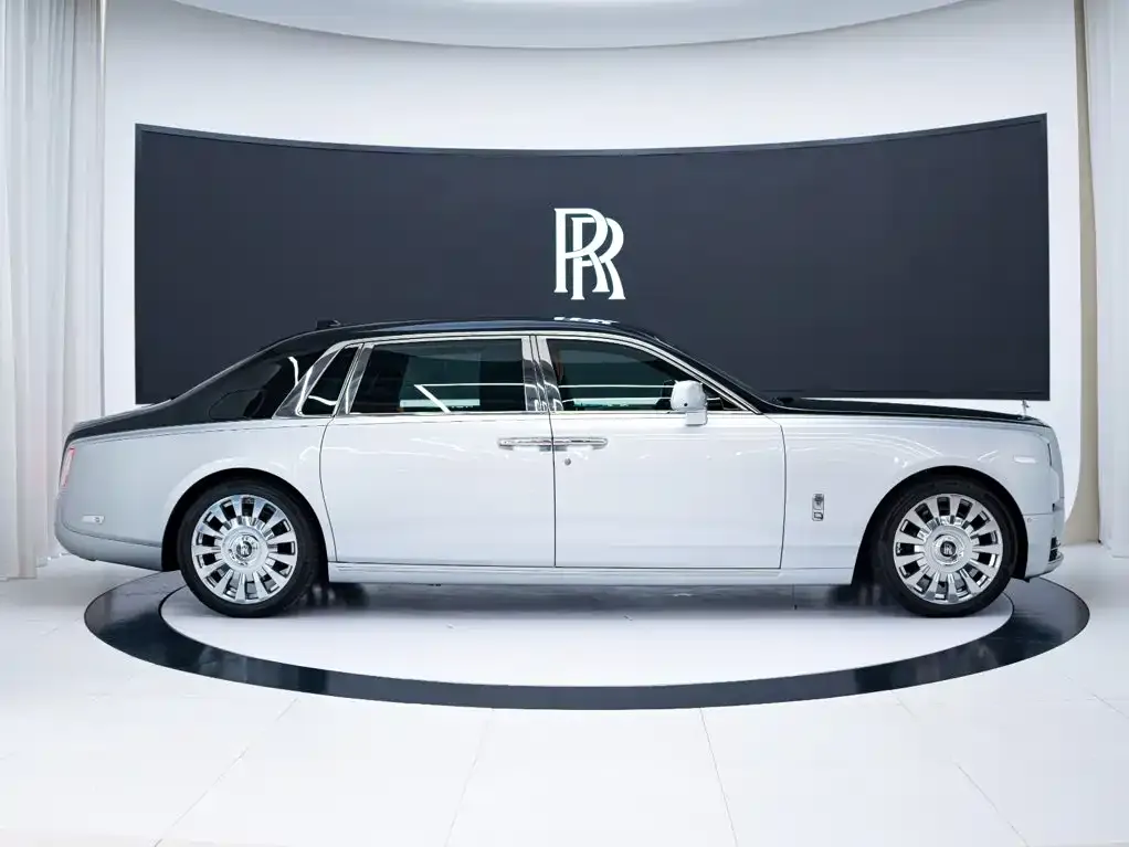 Rolls-Royce Phantom — фото 9