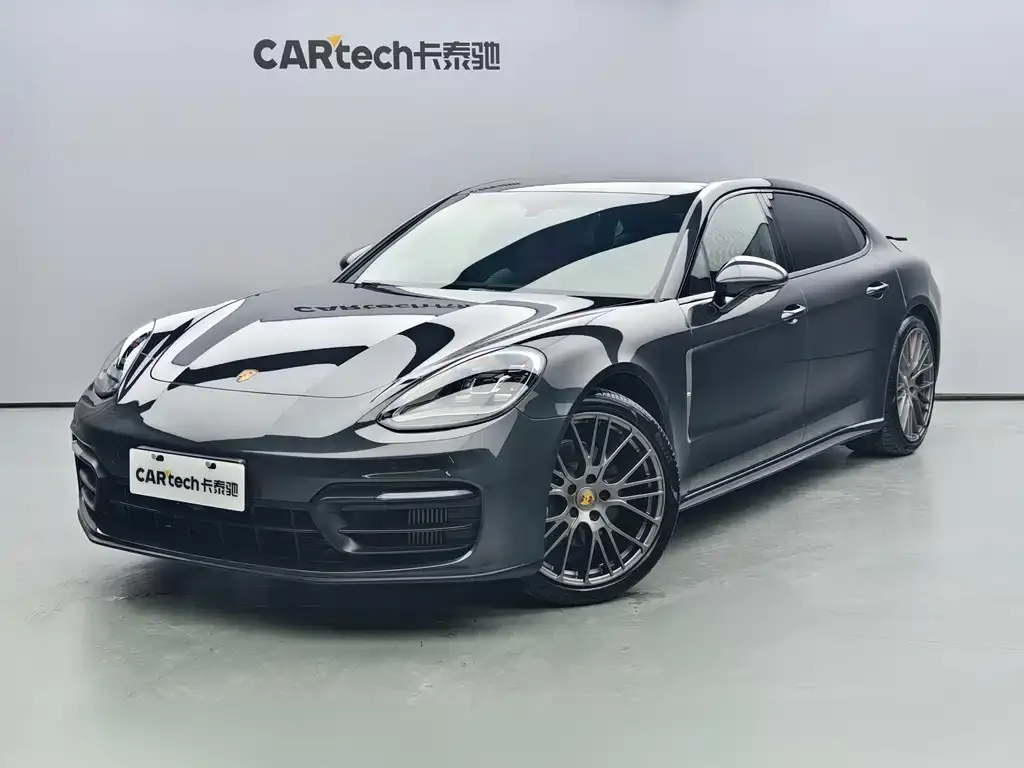 Porsche Panamera — фото 1