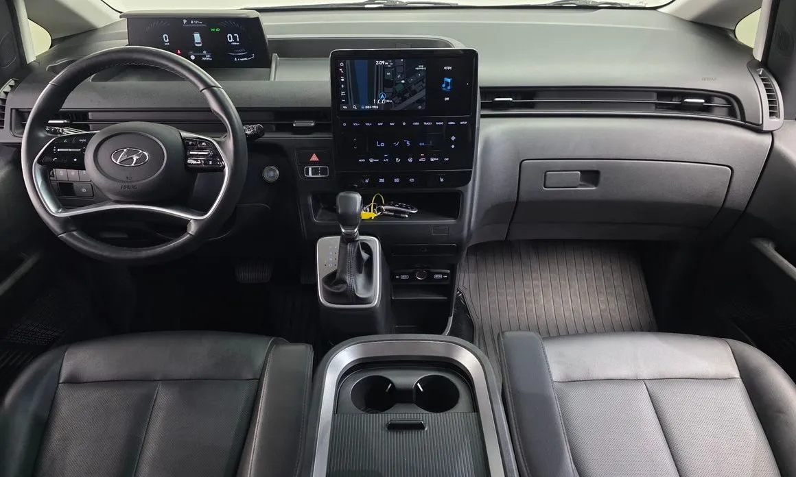 Hyundai Staria — фото 2