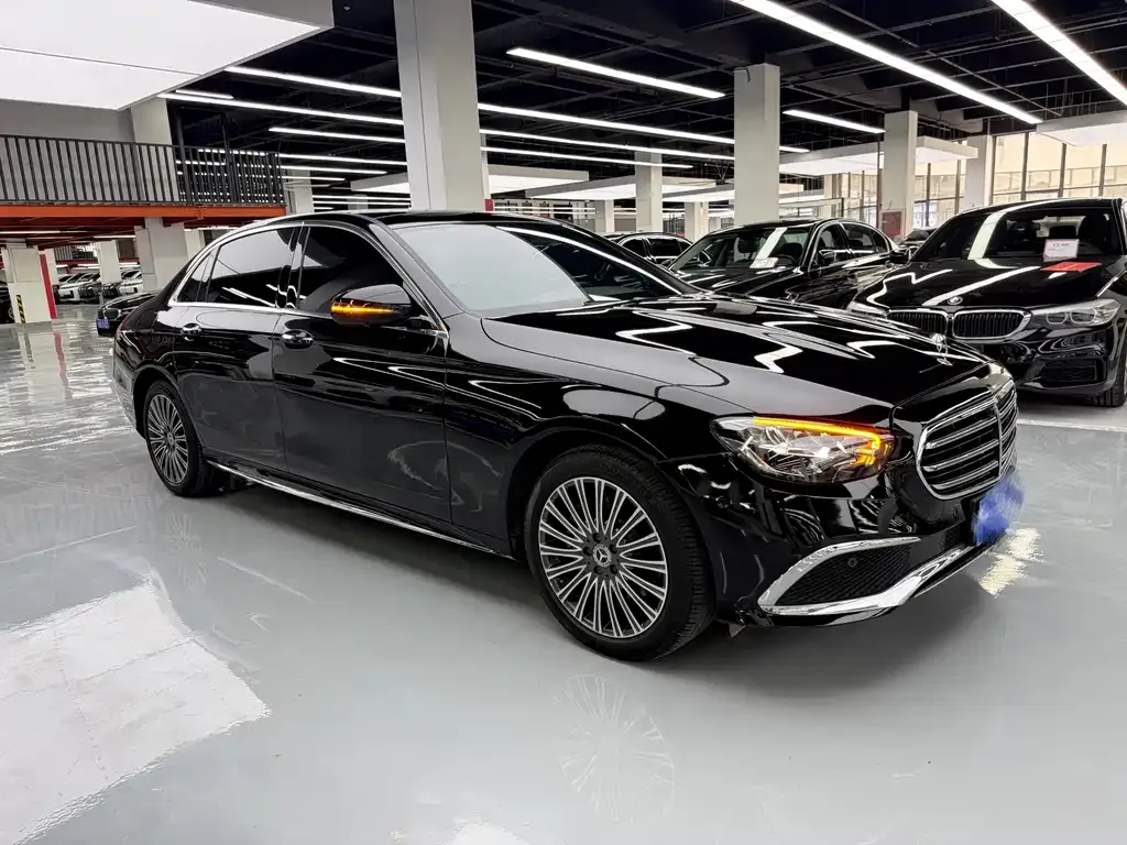 Mercedes-Benz E-Class — фото 10