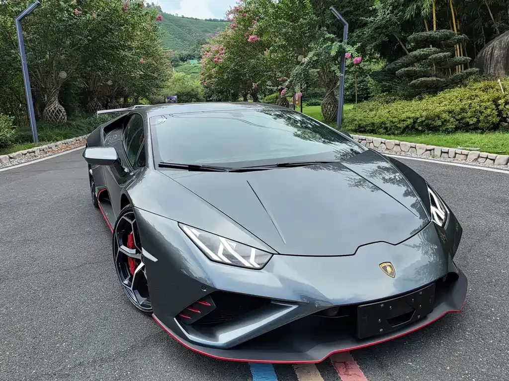 Lamborghini Huracan — фото 1