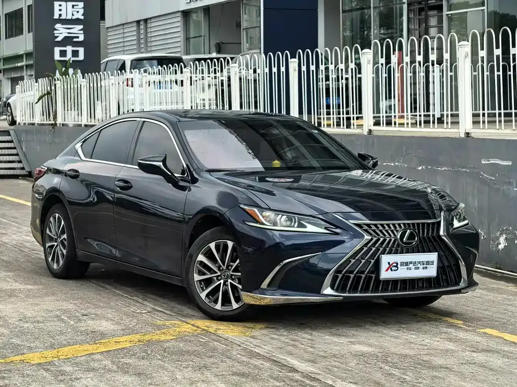 Lexus ES — фото 10
