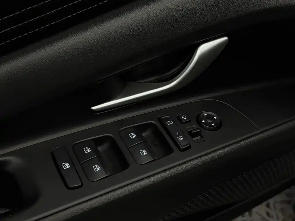 Hyundai Elantra — фото 4