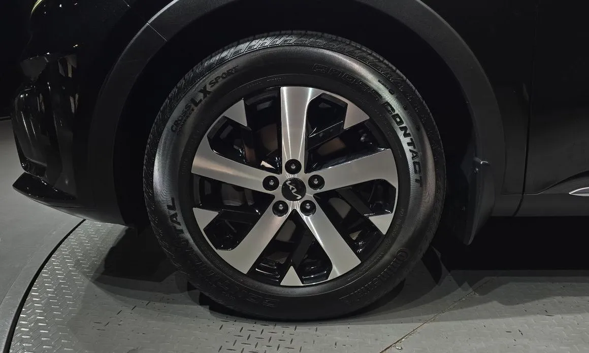 Kia Sorento — фото 8