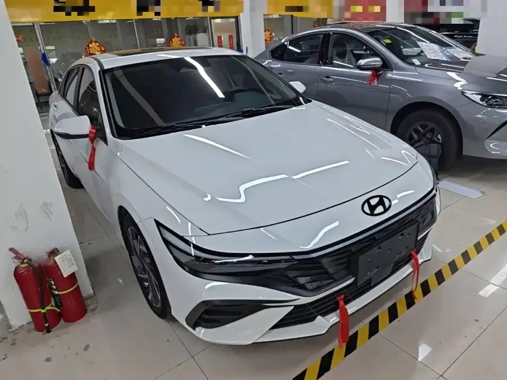 Hyundai Elantra — фото 9