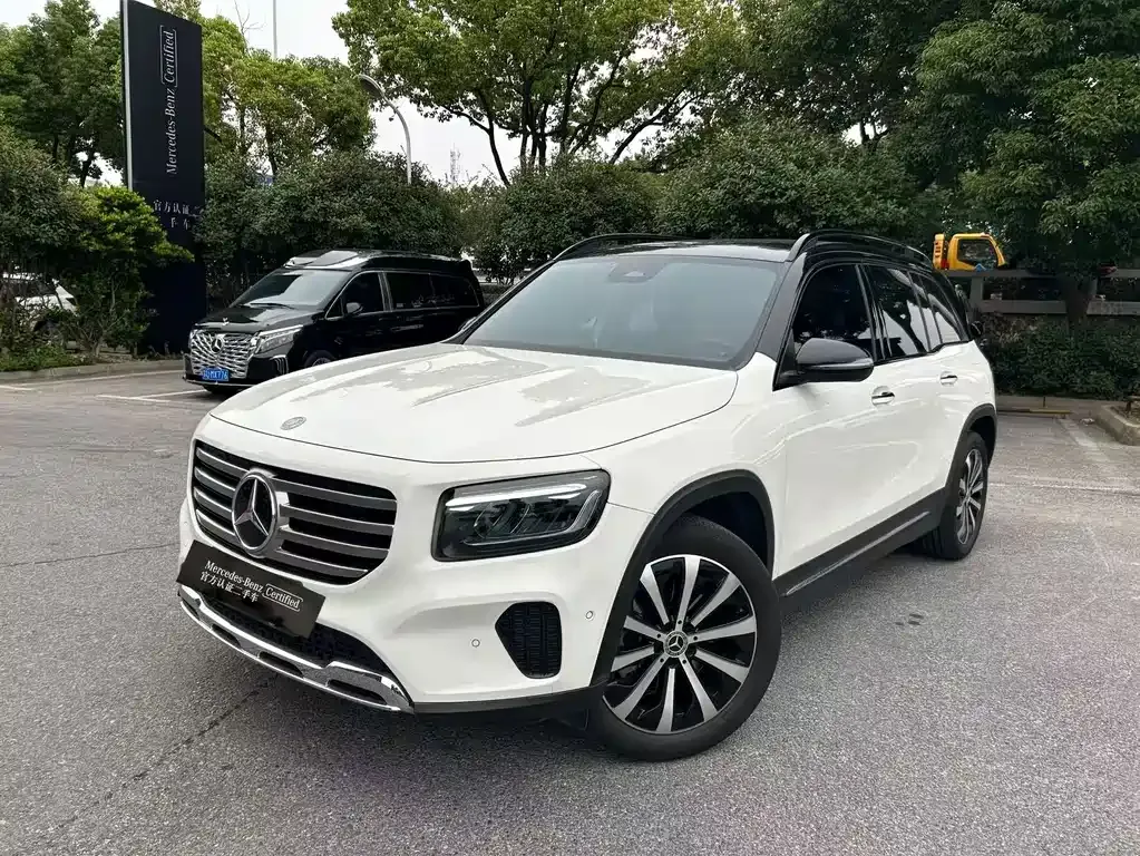 Mercedes-Benz GLB — фото 1