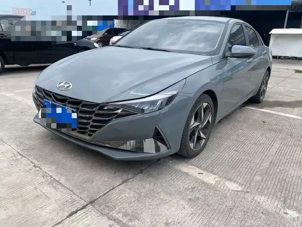 Hyundai Elantra — фото 1