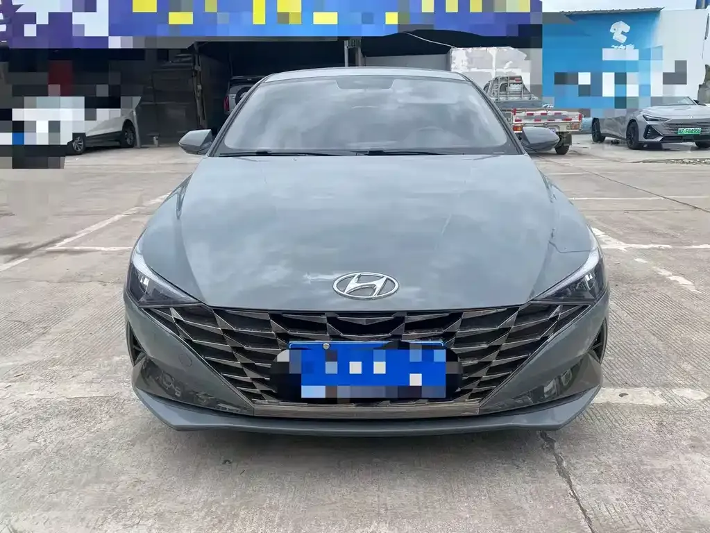 Hyundai Elantra — фото 2