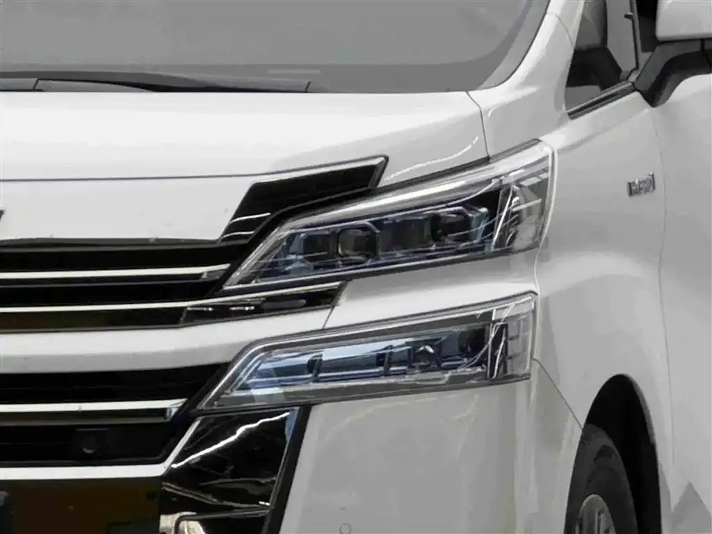 Toyota Vellfire — фото 5