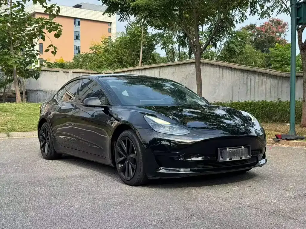 Tesla Model 3 — фото 7