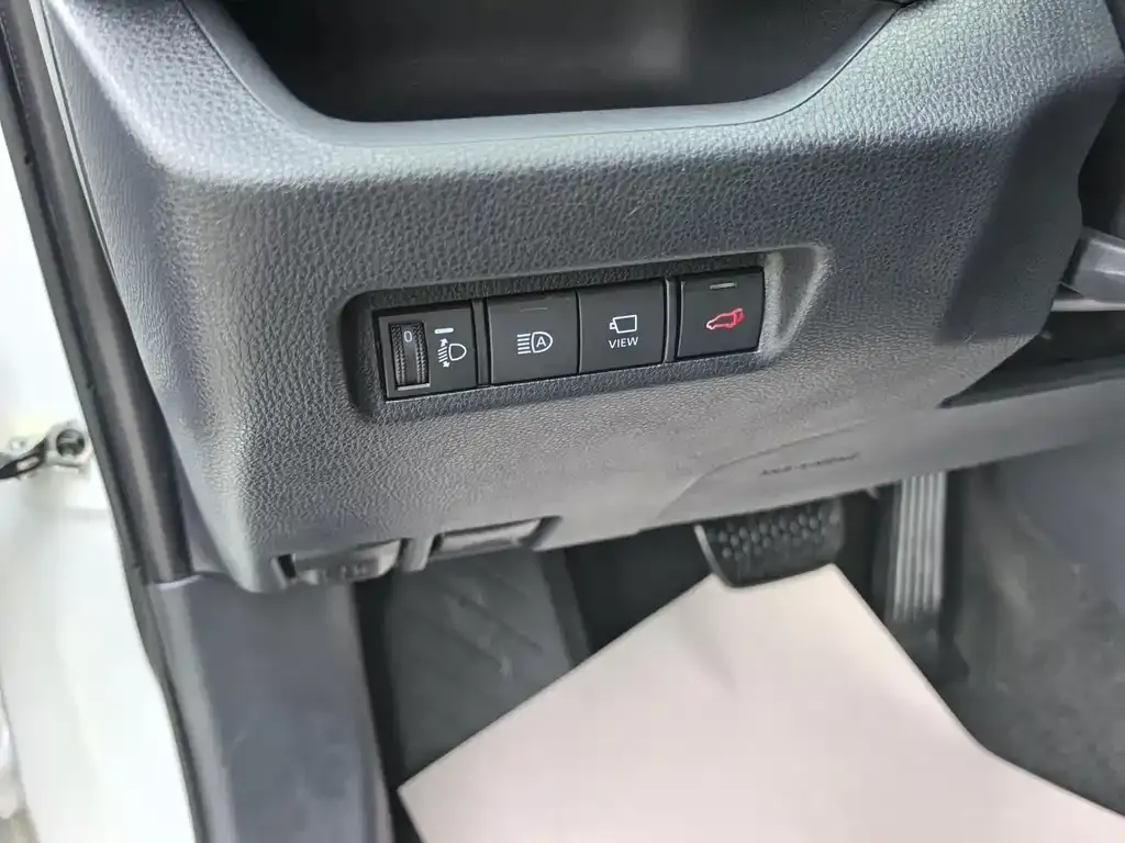 Toyota RAV4 — фото 7