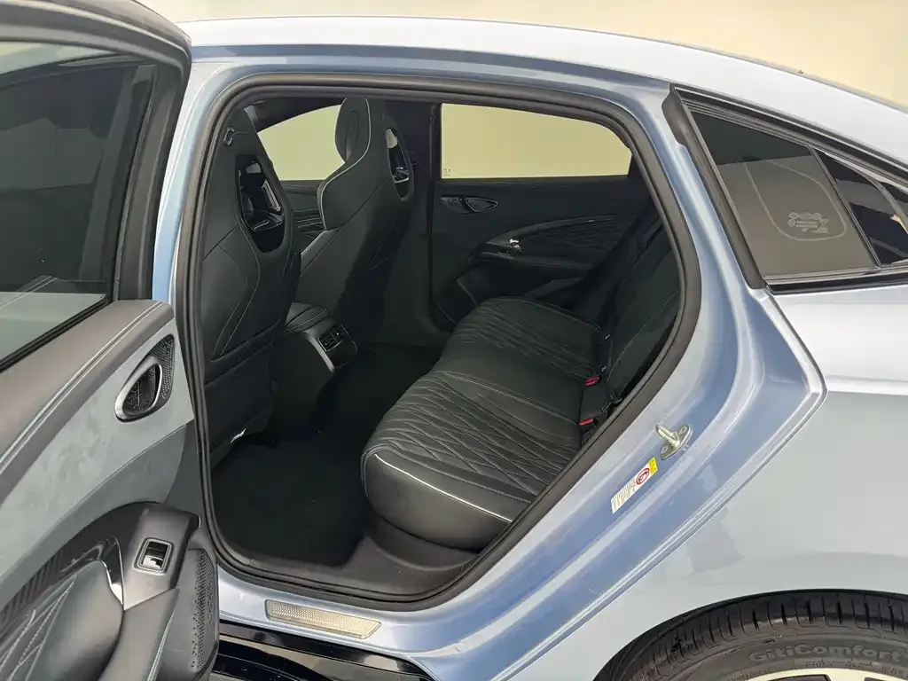 BYD Seal — фото 6
