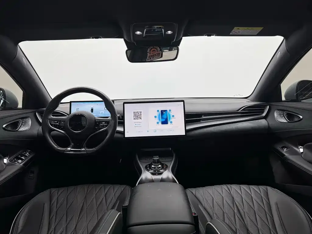 BYD Seal — фото 3