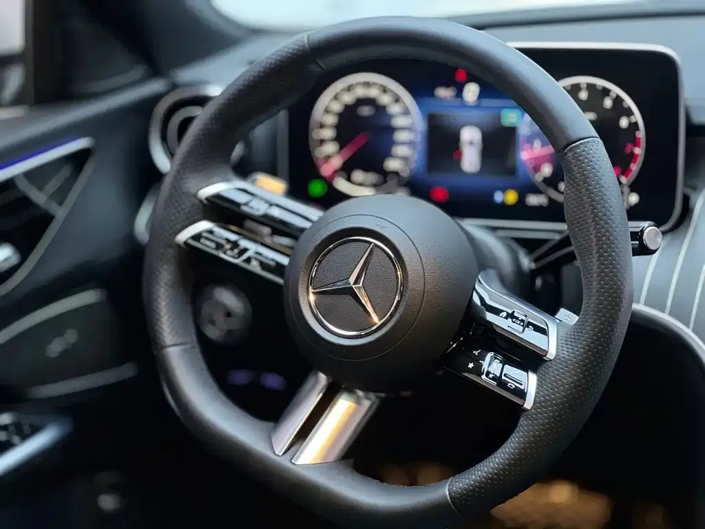 Mercedes-Benz C-Class — фото 10