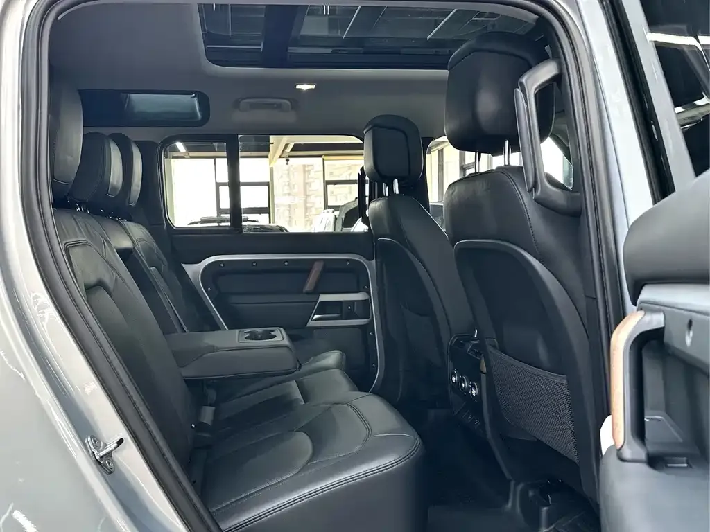 Land Rover Defender — фото 10