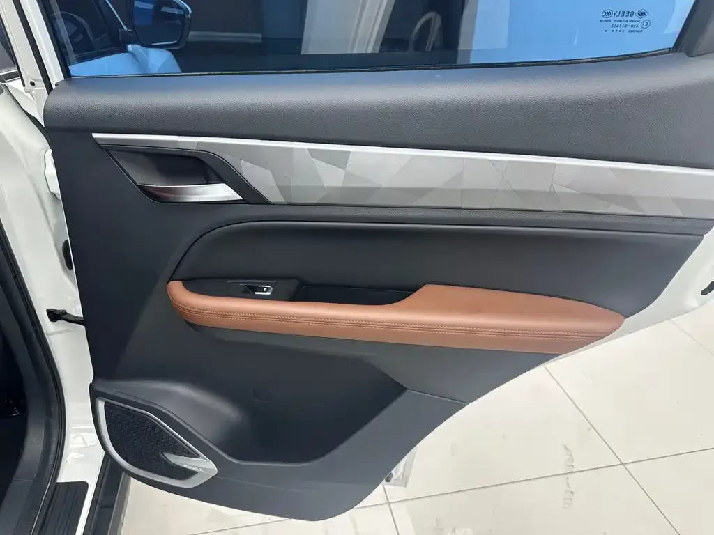 Geely Vision X6 — фото 10