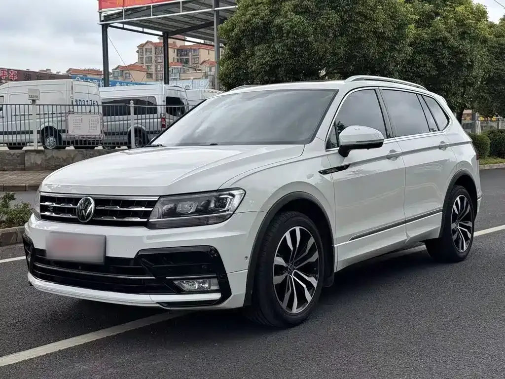Volkswagen Tiguan L — фото 4