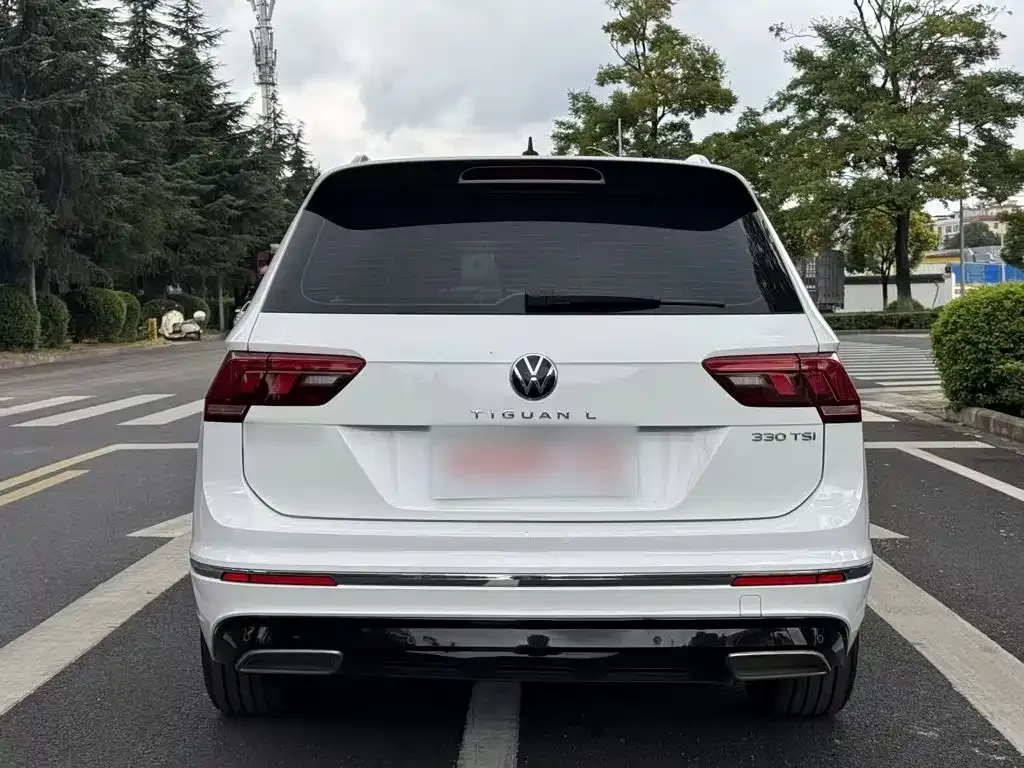 Volkswagen Tiguan L — фото 2