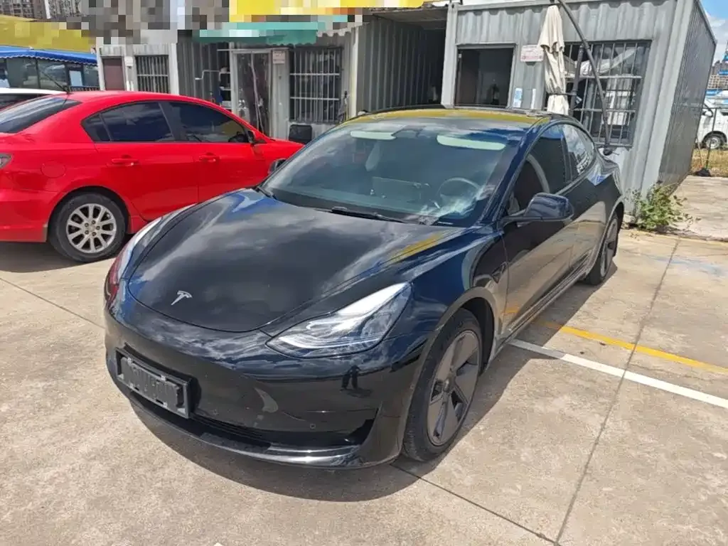Tesla Model 3 — фото 1