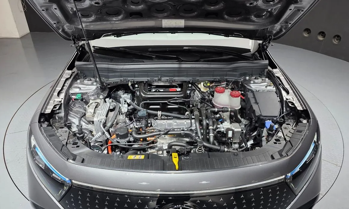Mercedes-Benz EQB — фото 10