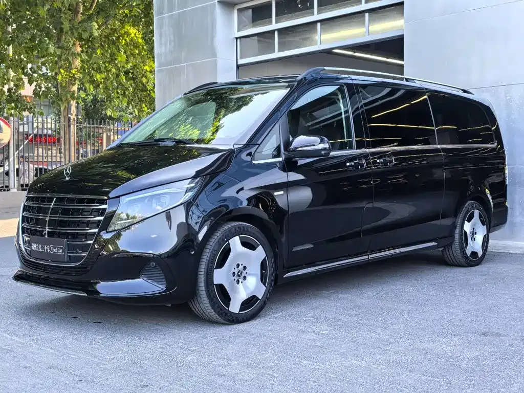 Mercedes-Benz V-Class — фото 1