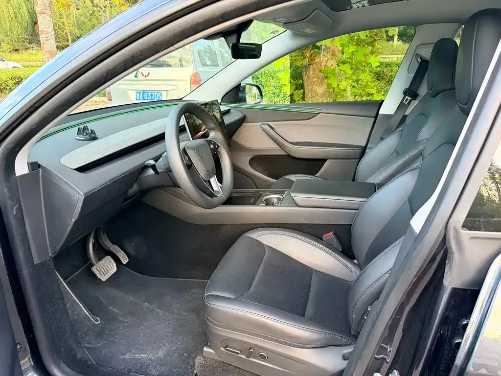 Tesla Model Y — фото 3