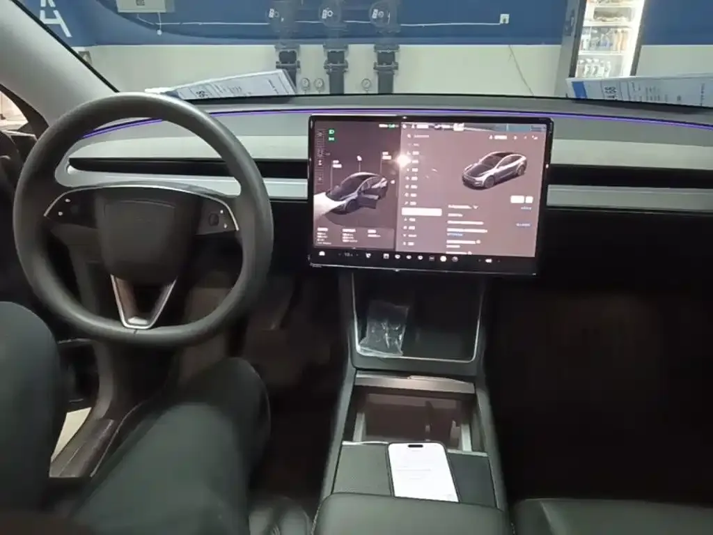 Tesla Model Y — фото 7