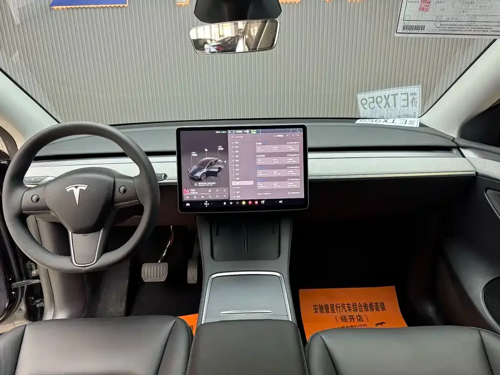 Tesla Model Y — фото 2