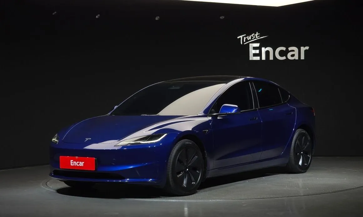 Tesla Model 3 — фото 1