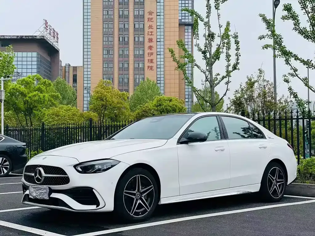 Mercedes-Benz C-Class — фото 1