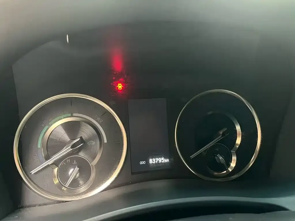 Toyota Alphard — фото 2