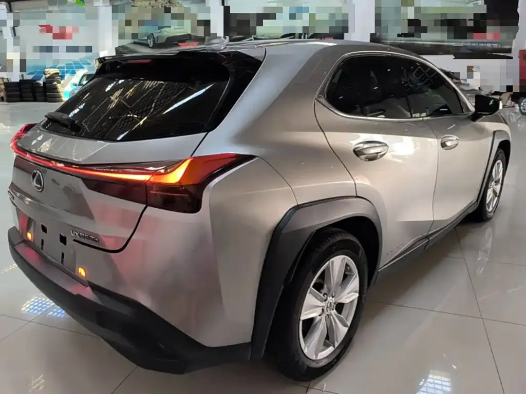 Lexus UX — фото 6
