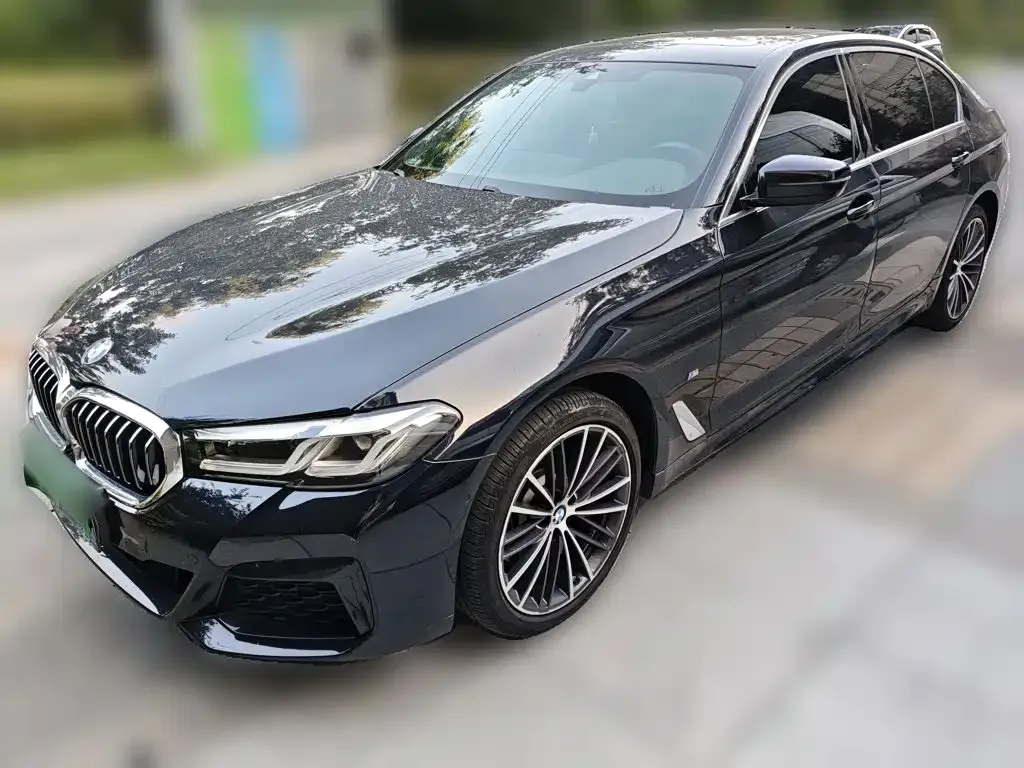 BMW 5 Series — фото 1