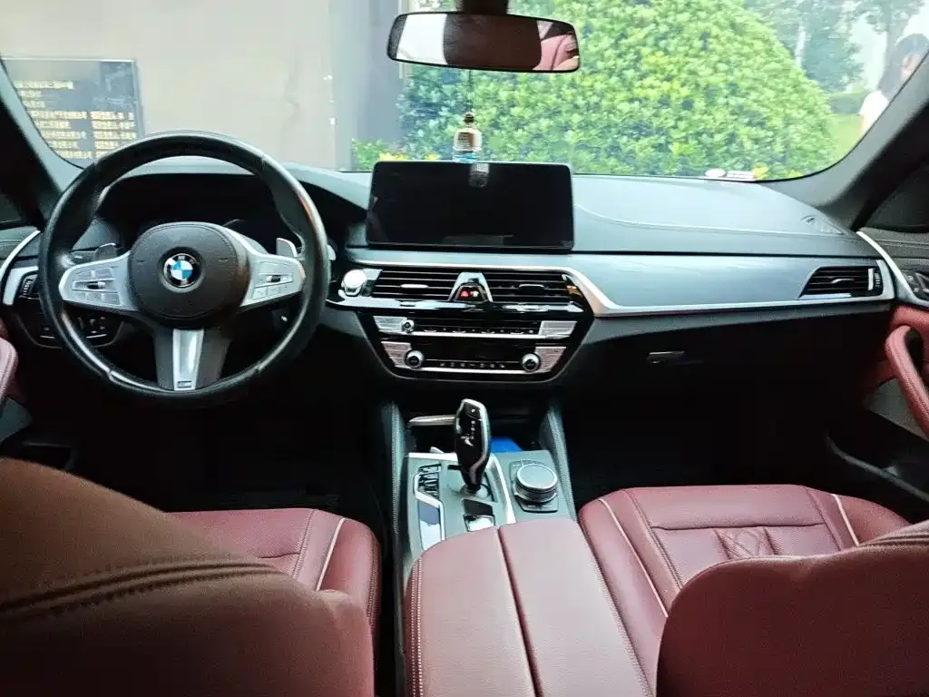 BMW 5 Series — фото 6