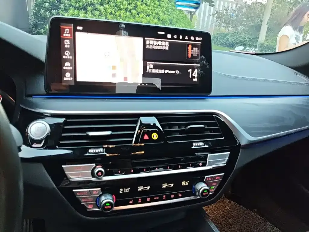 BMW 5 Series — фото 10