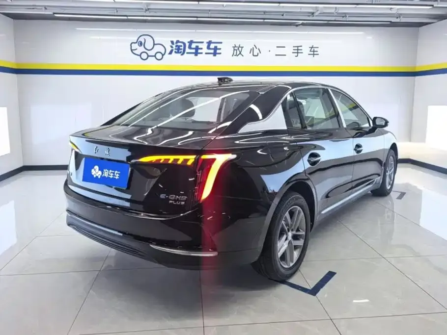 Hongqi E-QM5 — фото 4
