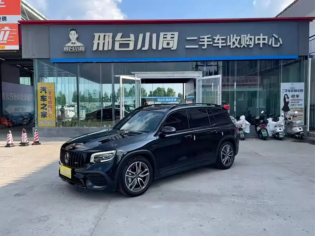 Mercedes-Benz GLB AMG — фото 1